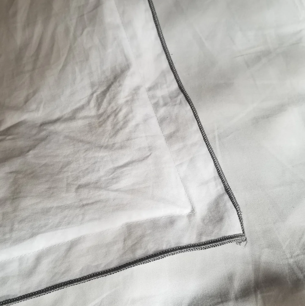 RESTORATION HARDWARE LUMBAR SHAM Italian tipped stitch white gray nwot